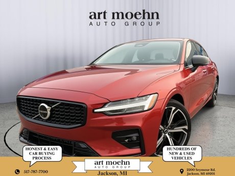 2024 Volvo S60 Plus Dark Theme 