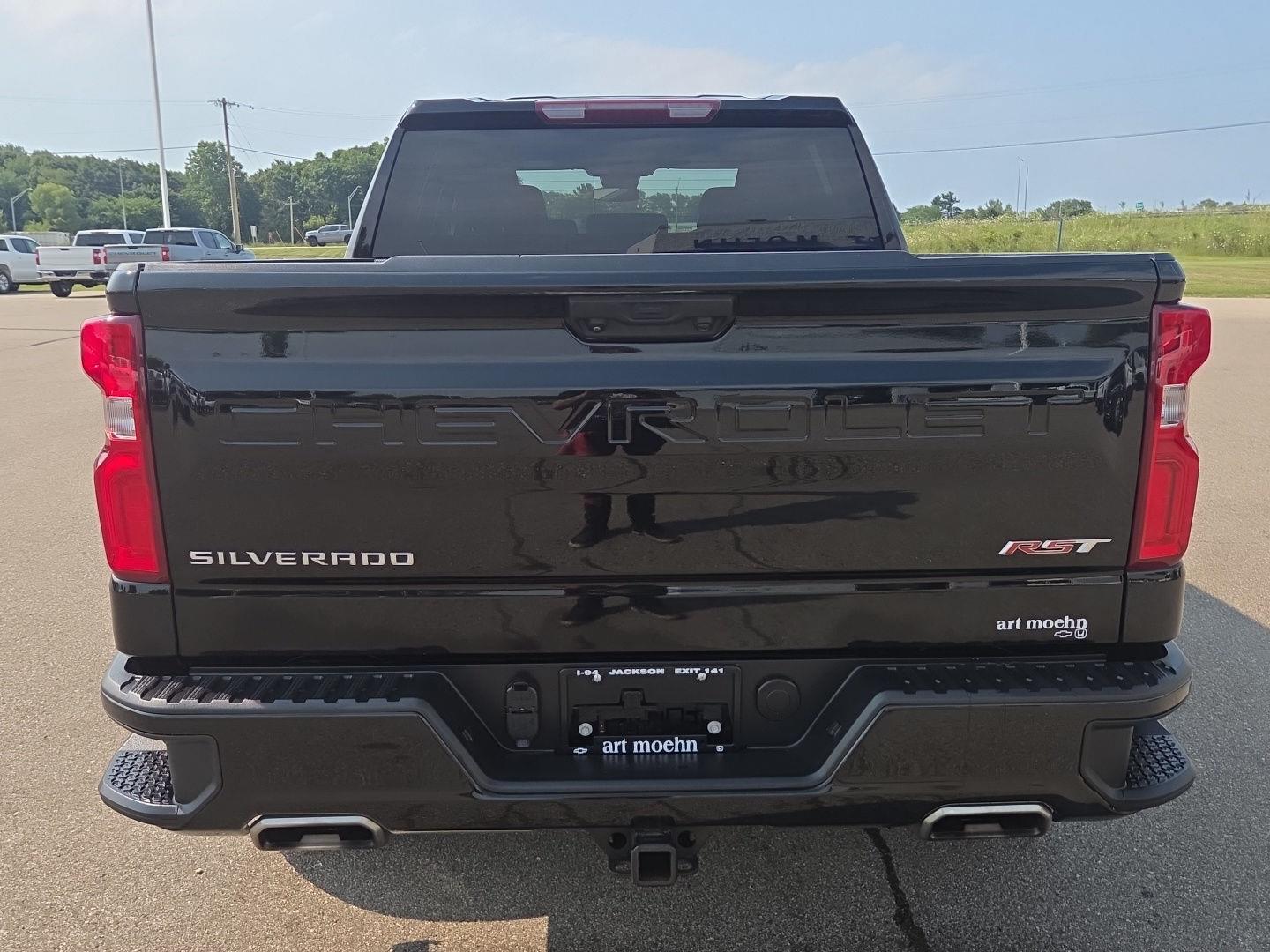 2023 Chevrolet Silverado 1500 RST - Photo 4