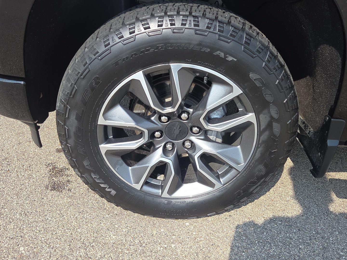 2023 Chevrolet Silverado 1500 RST - Photo 11