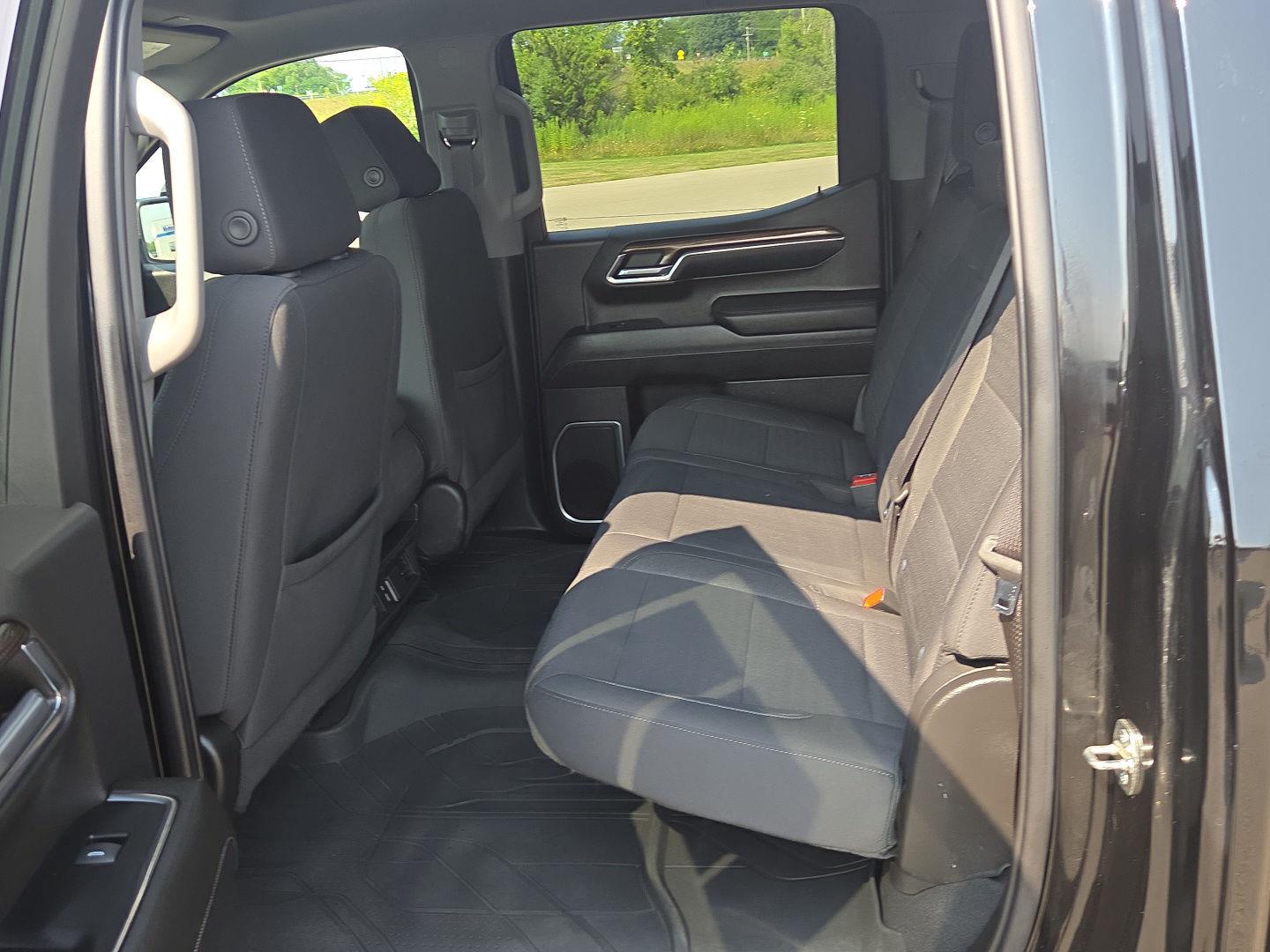 2023 Chevrolet Silverado 1500 RST - Photo 12