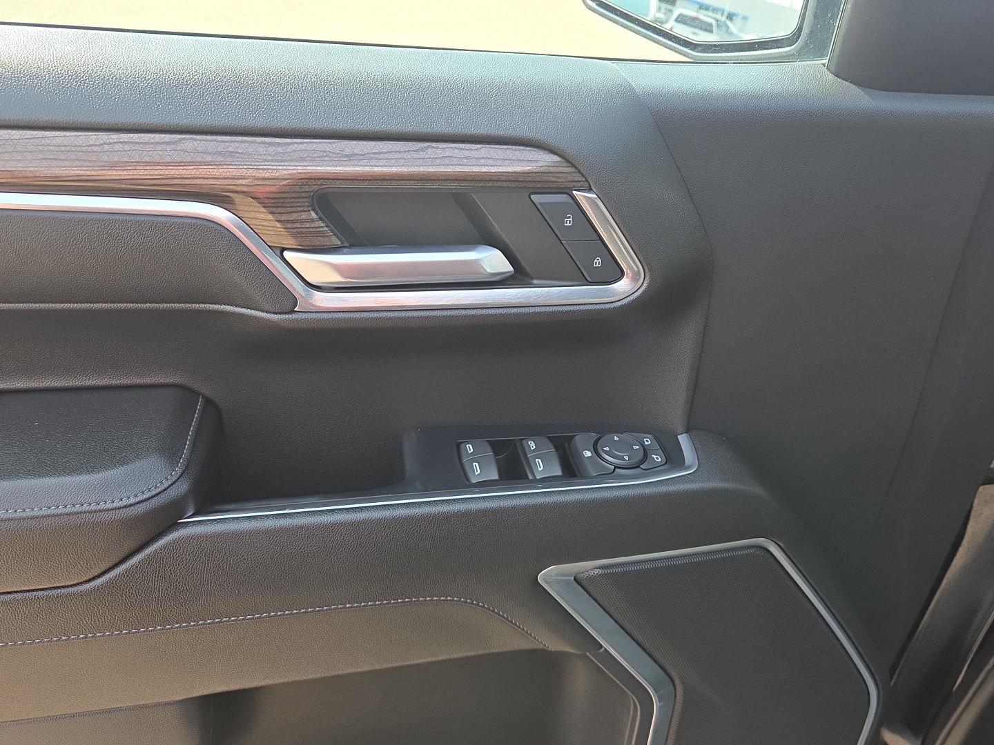 2023 Chevrolet Silverado 1500 RST - Photo 16