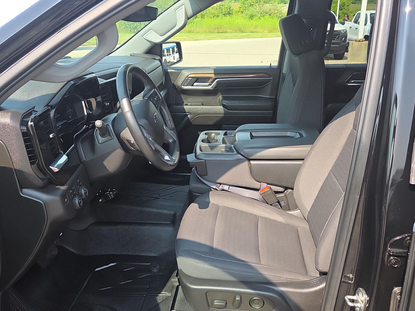 2023 Chevrolet Silverado 1500 RST - Photo 17