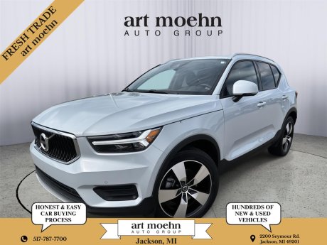 2020 Volvo XC40 Momentum 