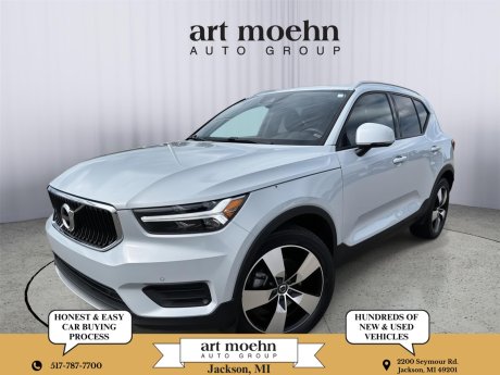 2020 Volvo XC40 Momentum 