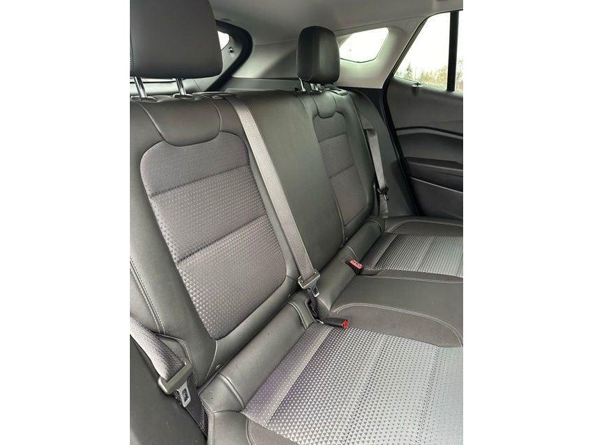 2025 Chevrolet Trax LT - Photo 16