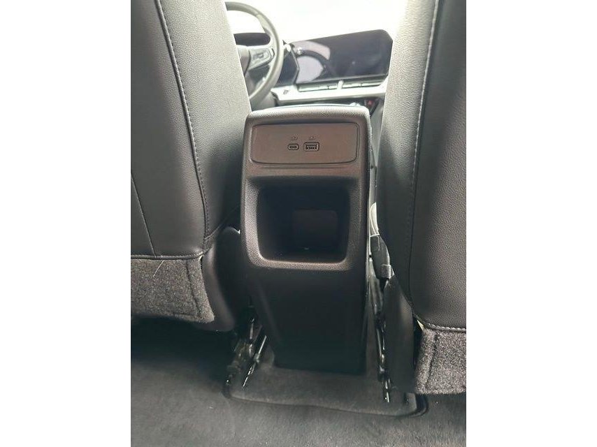 2025 Chevrolet Trax LT - Photo 18