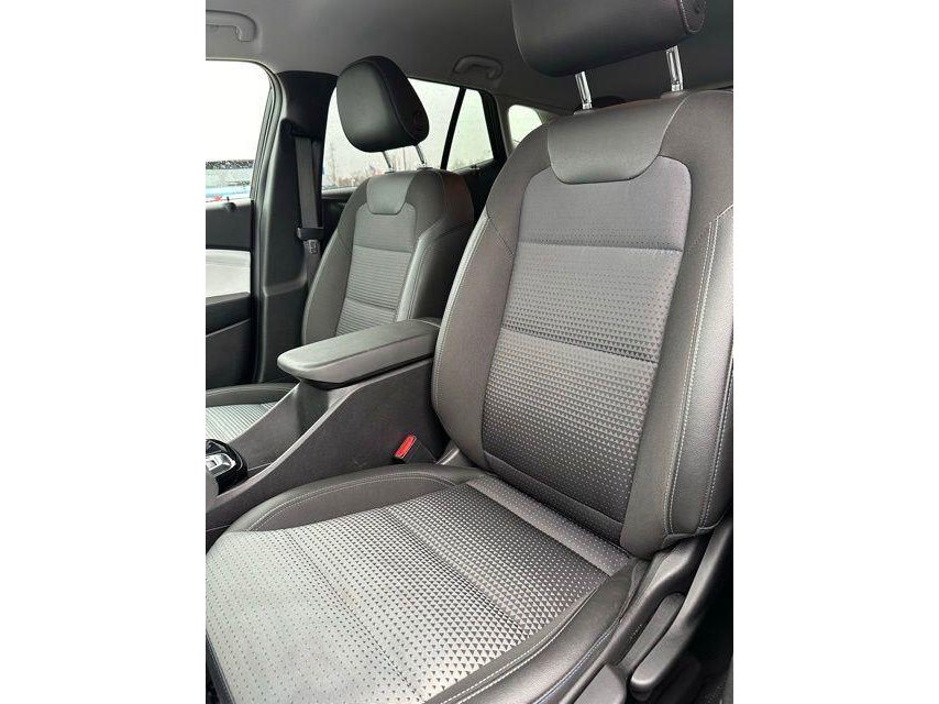 2025 Chevrolet Trax LT - Photo 31