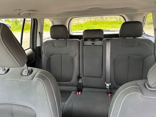 2023 Jeep Grand Cherokee Laredo - Photo 18