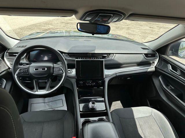 2023 Jeep Grand Cherokee Laredo - Photo 19