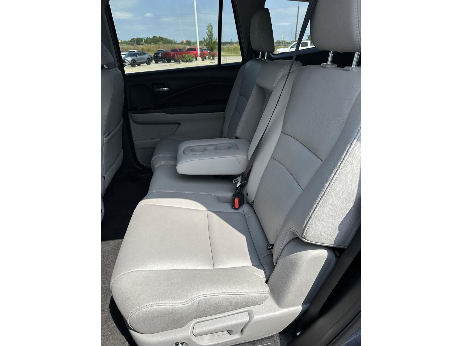 2021 Honda Pilot SE - Photo 37