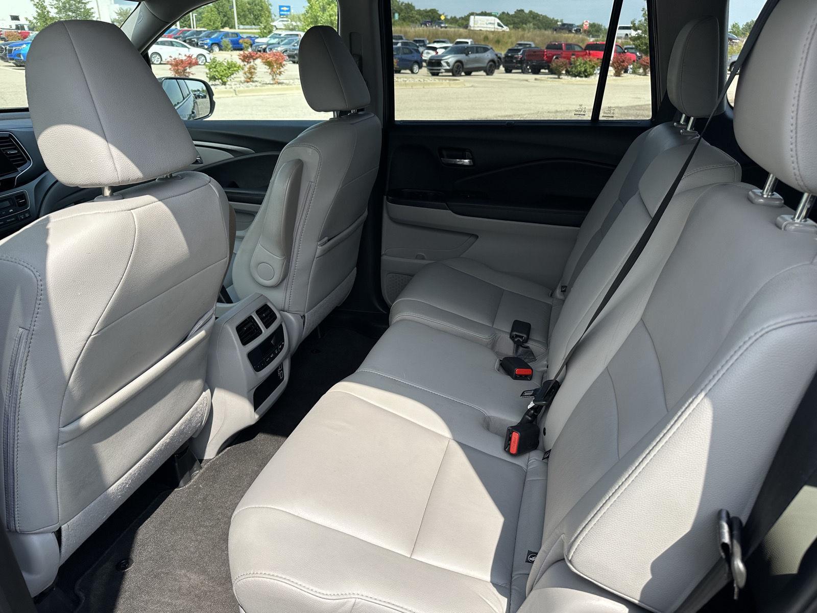 2021 Honda Pilot SE - Photo 40