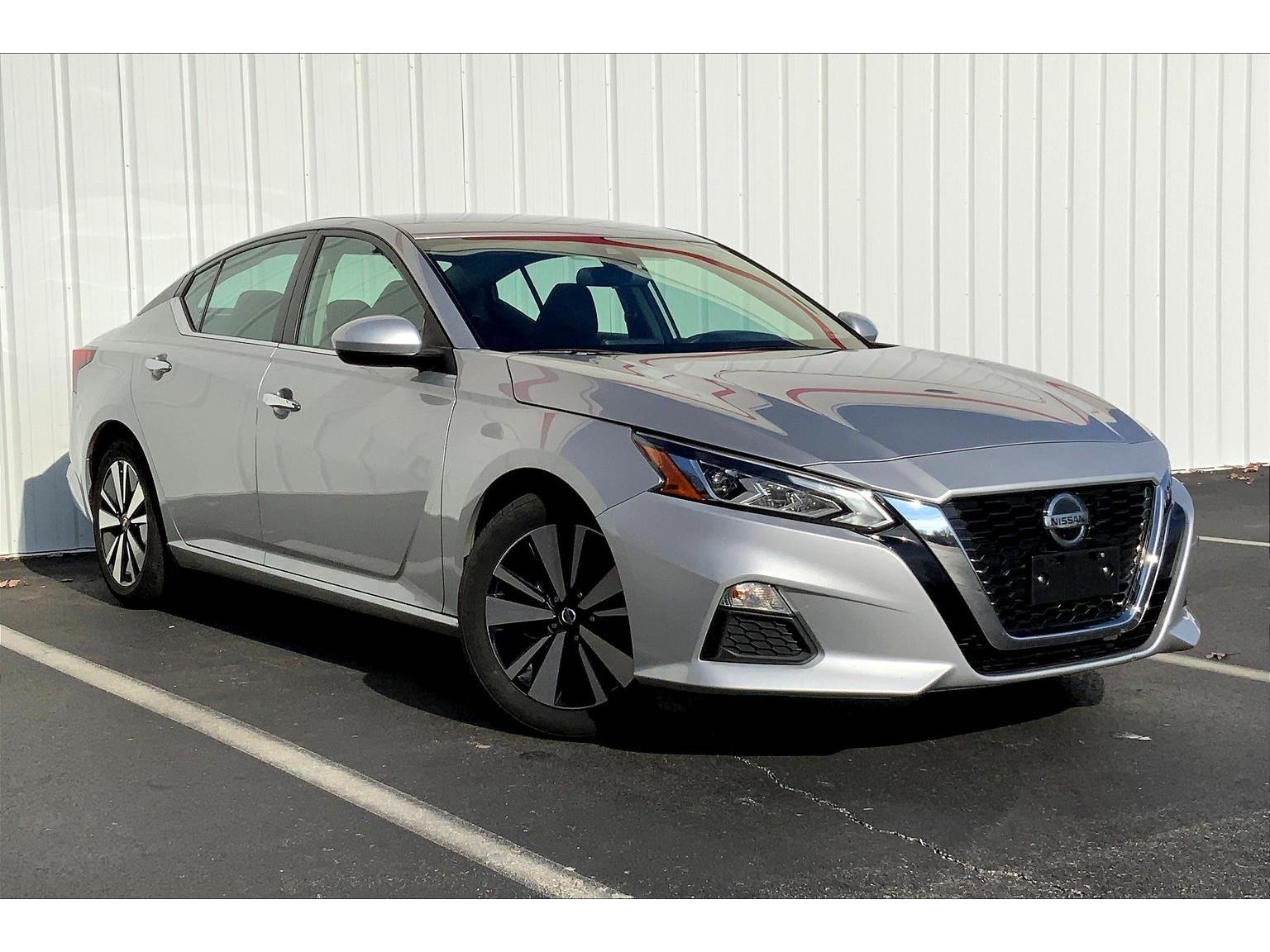 Used 2022 Nissan Altima SV with VIN 1N4BL4DV5NN382829 for sale in Joplin, MO