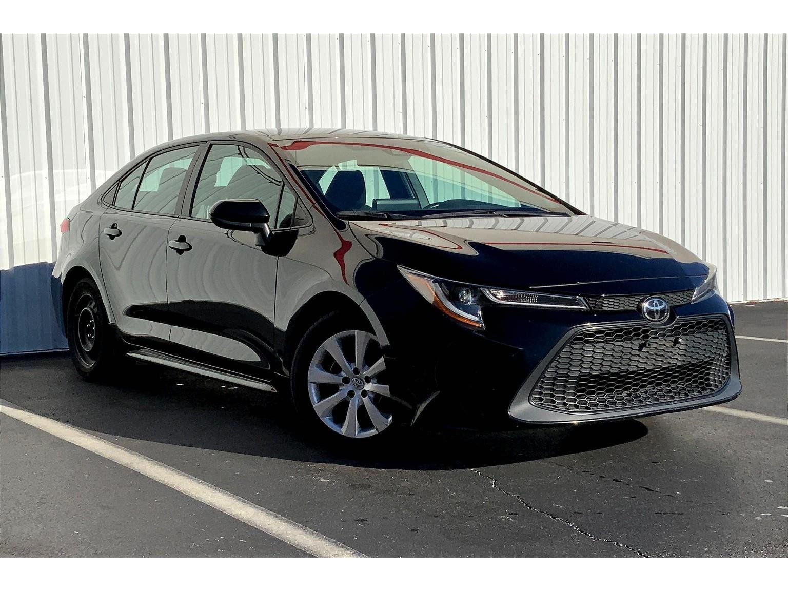 Used 2022 Toyota Corolla LE with VIN 5YFEPMAE9NP364840 for sale in Joplin, MO