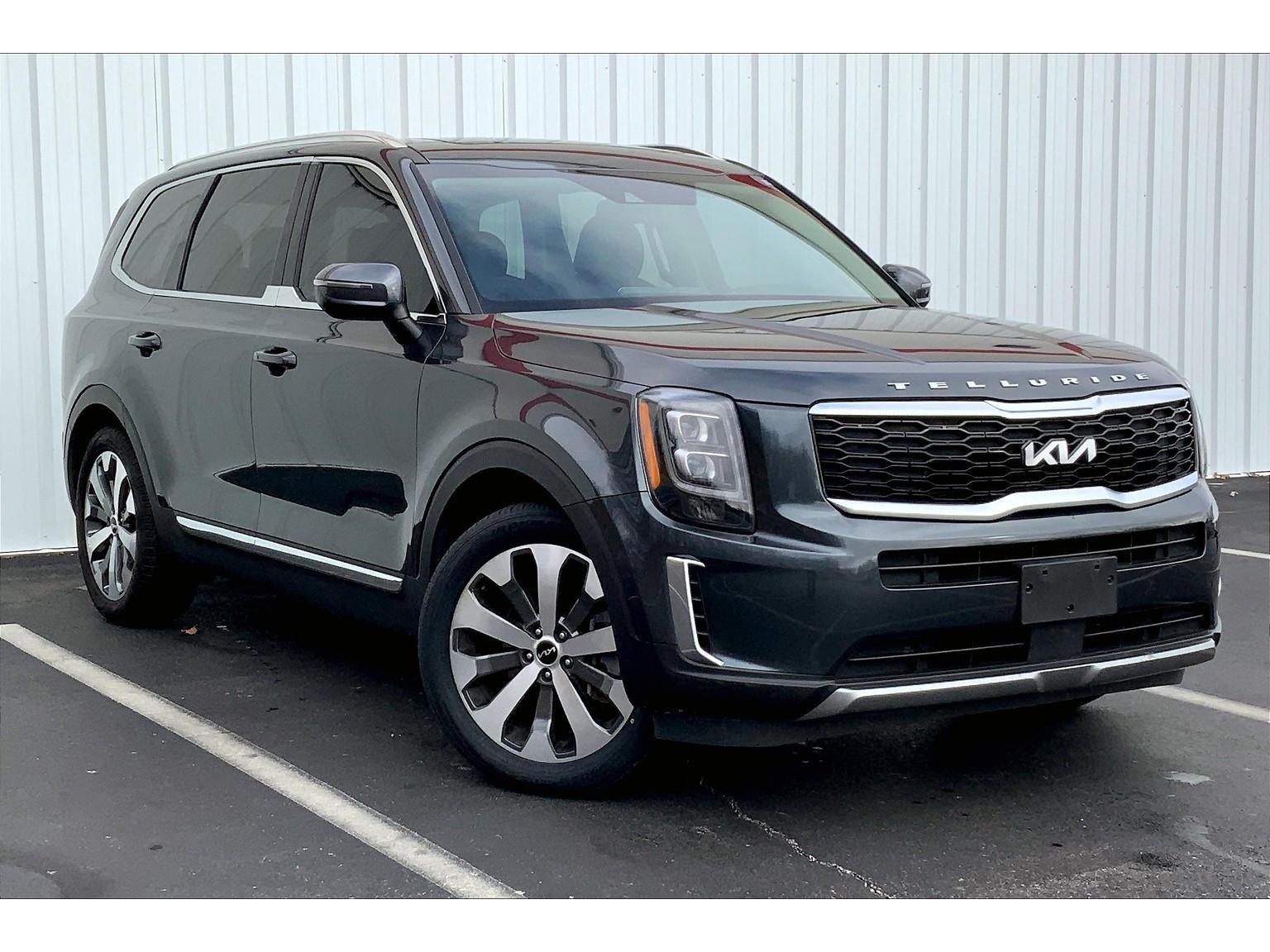 Used 2022 Kia Telluride EX with VIN 5XYP34HCXNG252481 for sale in Joplin, MO