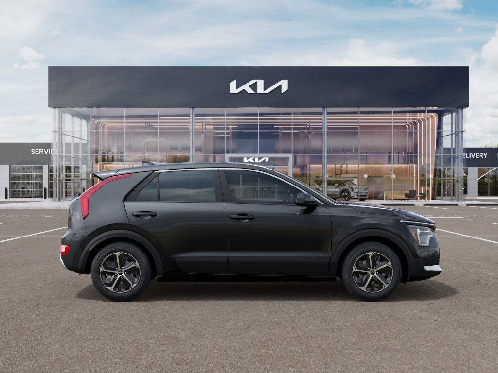2025 Kia Niro LX photo 7