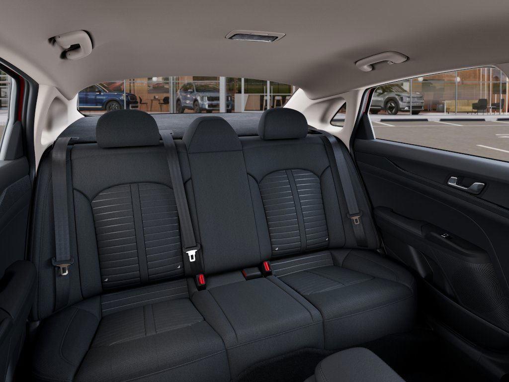 2025 Kia K5 LXS - Photo 16