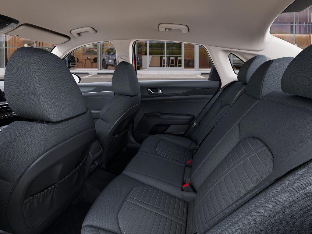 2025 Kia K5 LXS - Photo 18