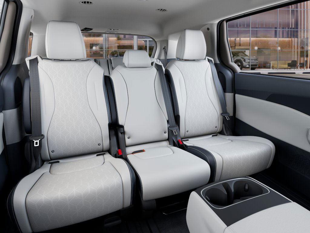2025 Kia Carnival EX - Photo 16