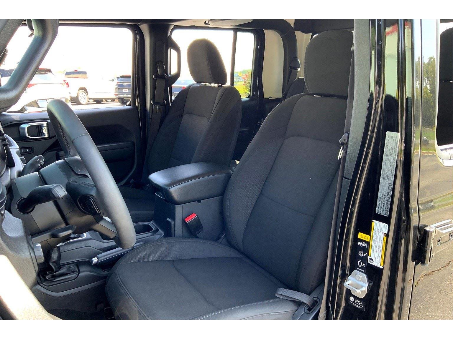 2023 Jeep Gladiator Sport S photo 21