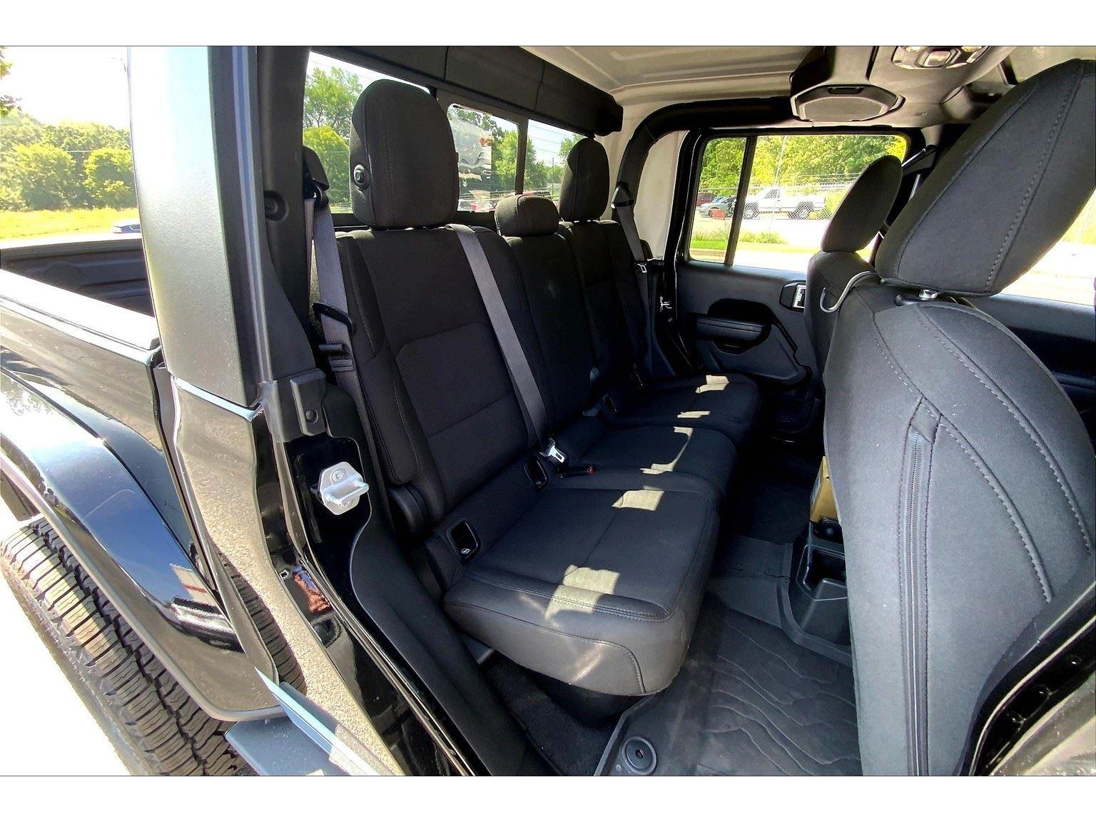 2023 Jeep Gladiator Sport S photo 23