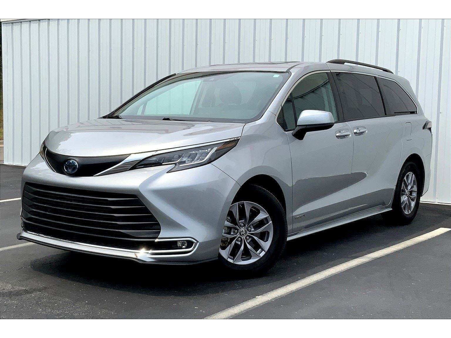 2021 Toyota Sienna XLE