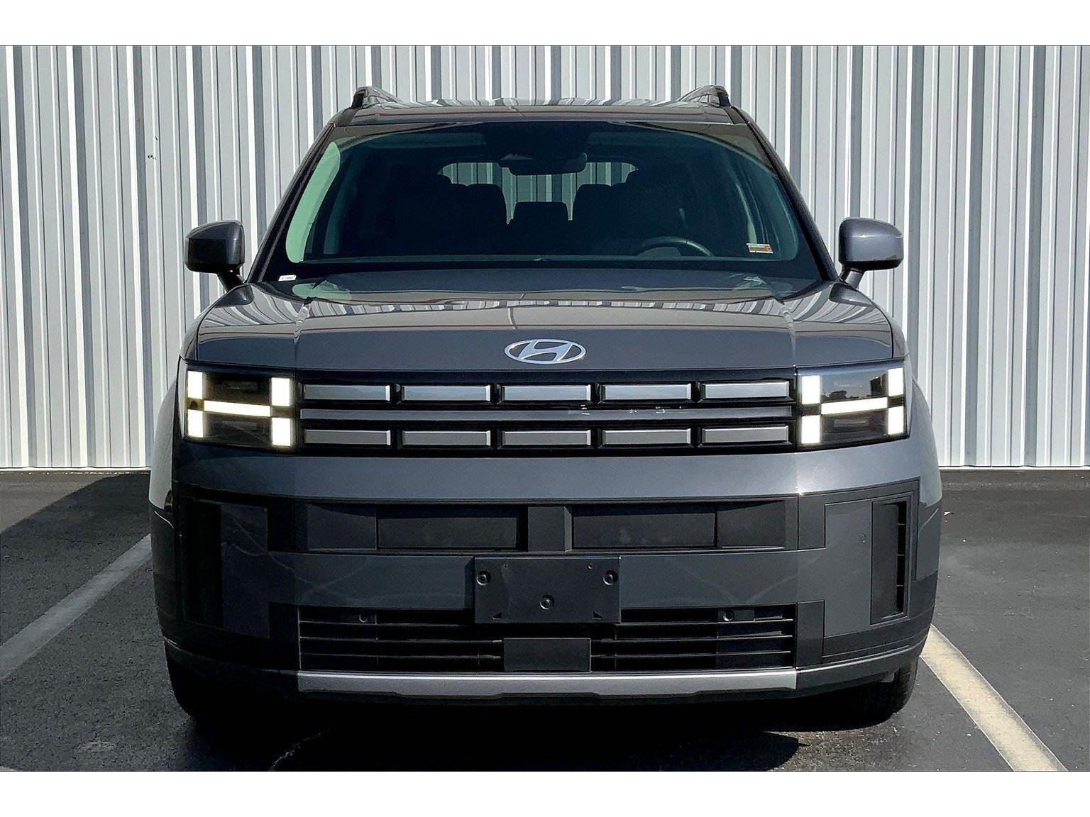 2025 Hyundai Santa Fe SEL photo 3