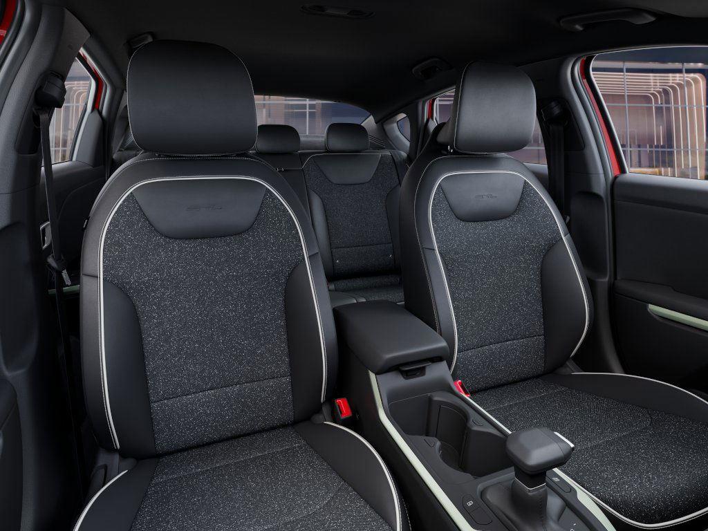 2025 Kia K4 GT-Line photo 13