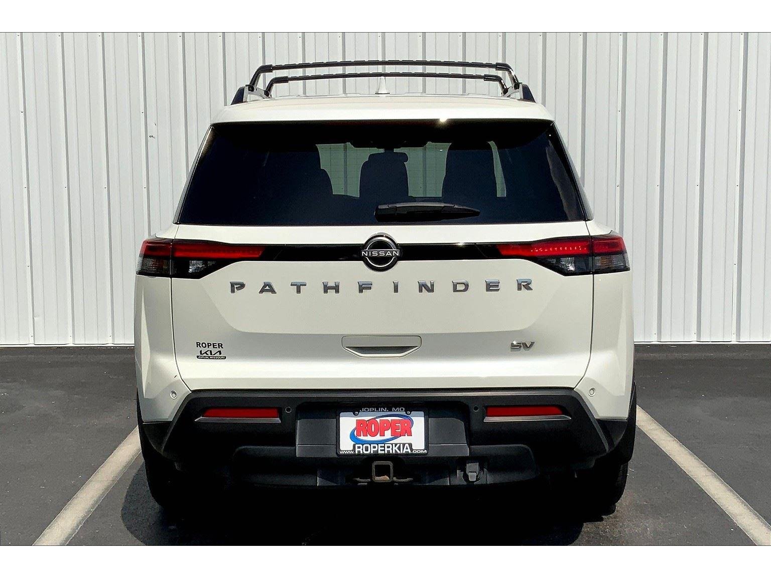 2022 Nissan Pathfinder SV photo 4