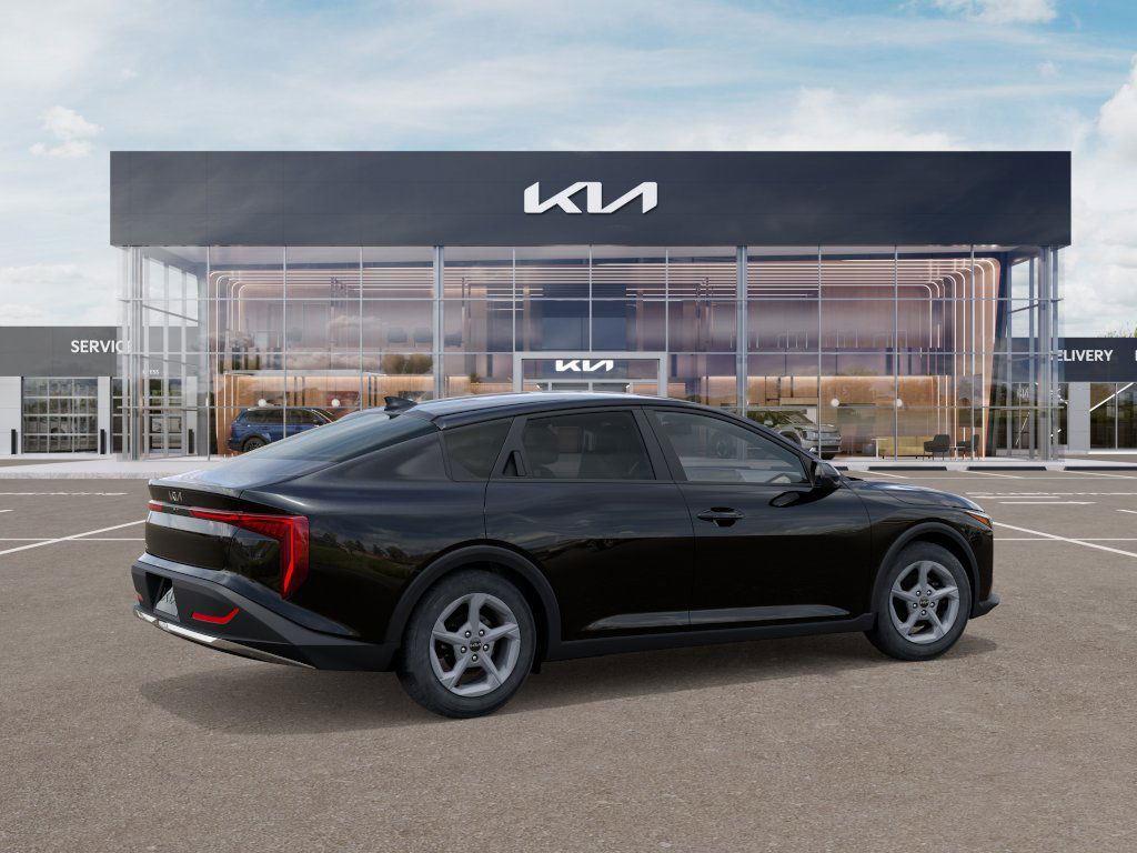 2025 Kia K4 LX photo 5
