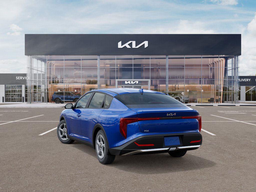 2025 Kia K4 LXS photo 2