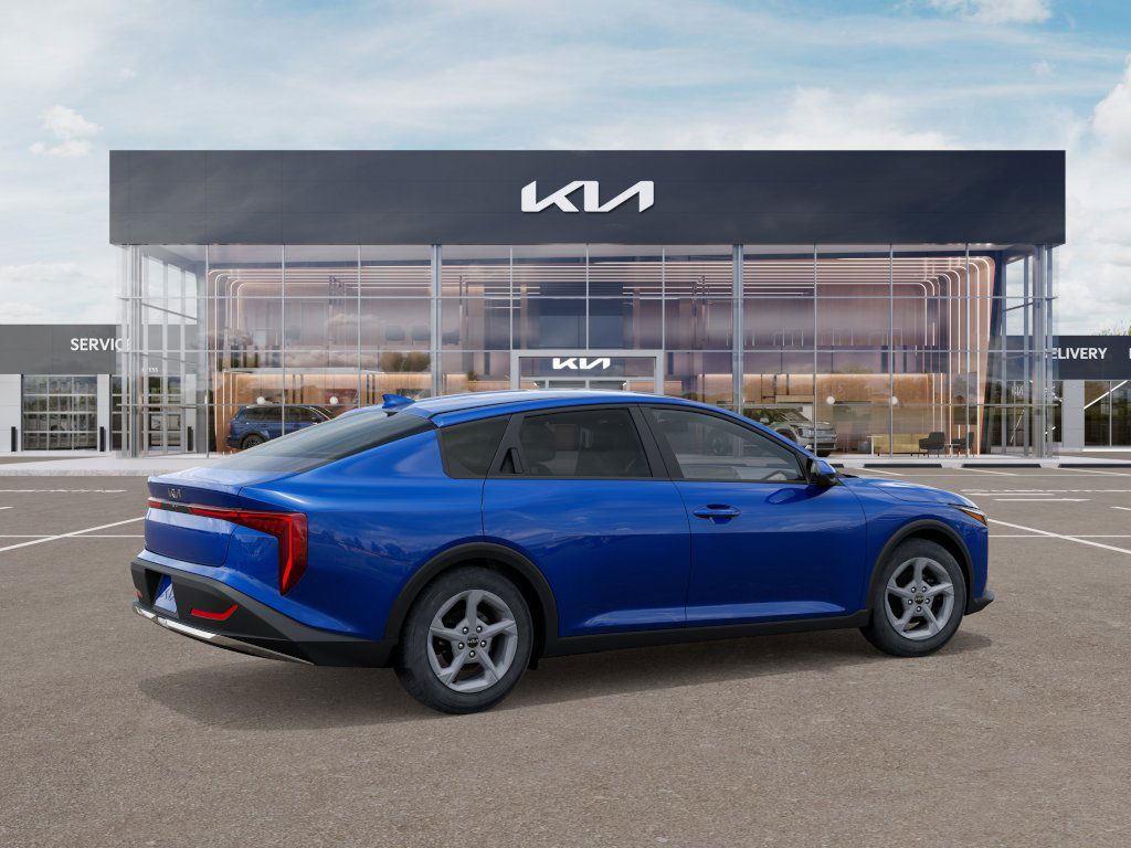 2025 Kia K4 LXS photo 4