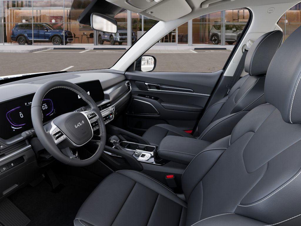 2025 Kia Telluride LX photo 16