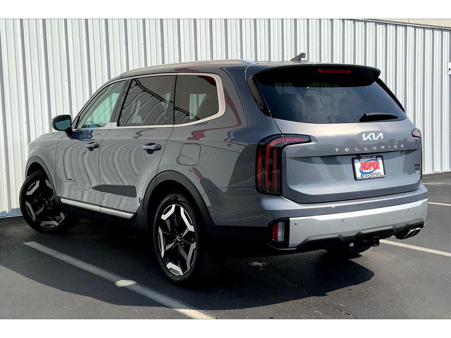 2024 Kia Telluride EX photo 2