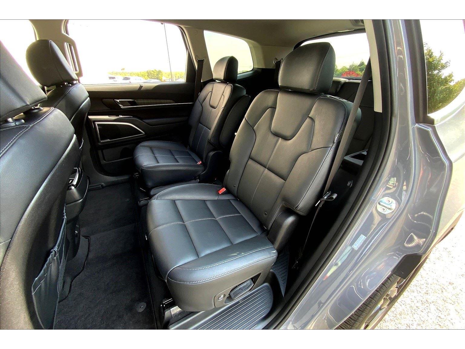 2024 Kia Telluride EX photo 17