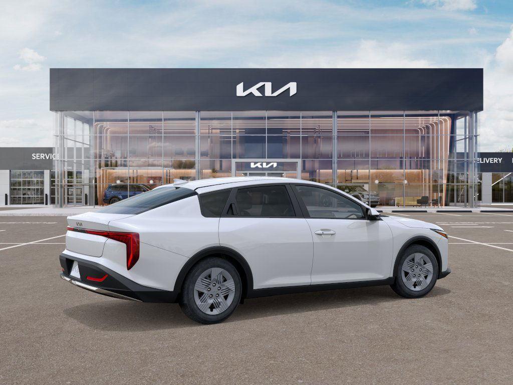 2025 Kia K4 LX photo 4