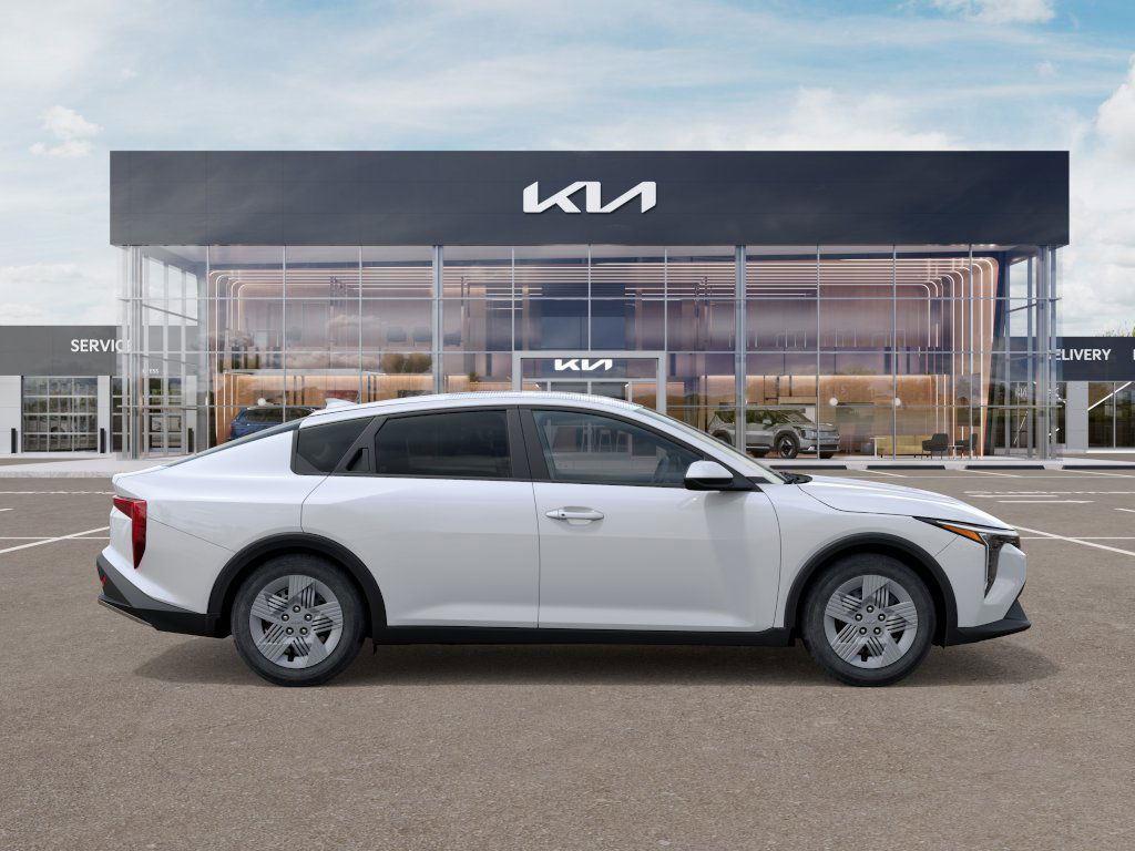 2025 Kia K4 LX photo 5