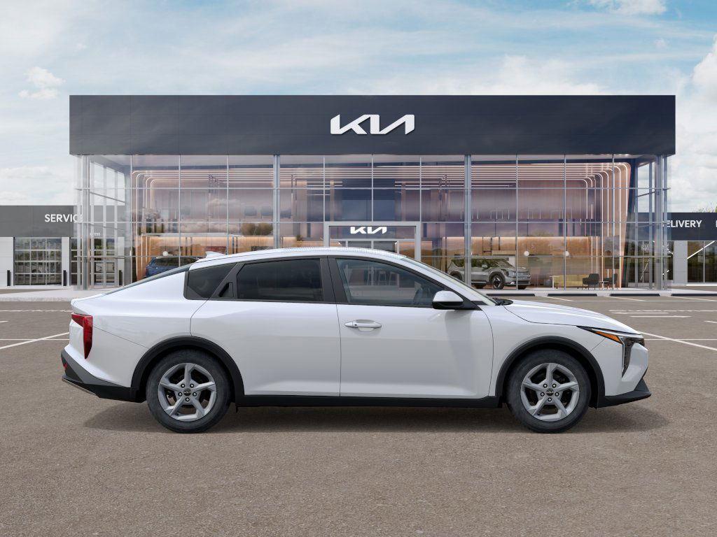 2025 Kia K4 LX photo 6