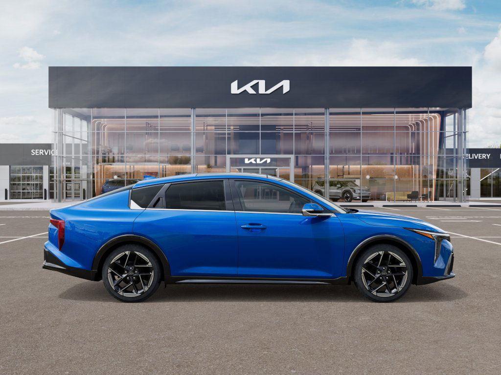 2025 Kia K4 GT-Line photo 7
