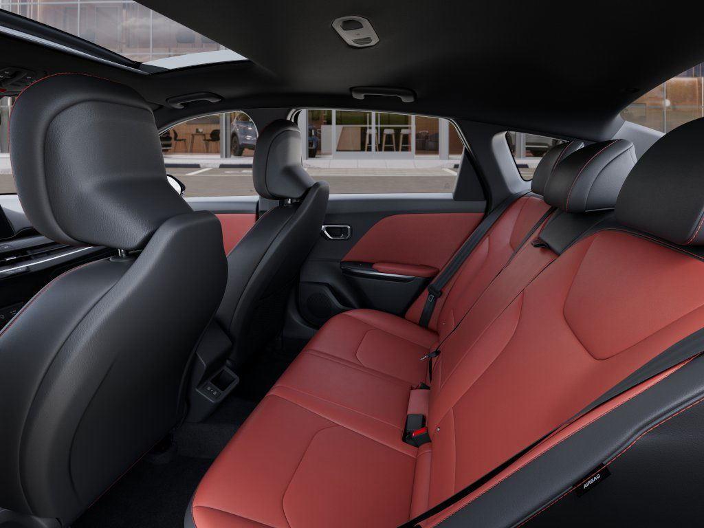 2025 Kia K4 GT-Line photo 17