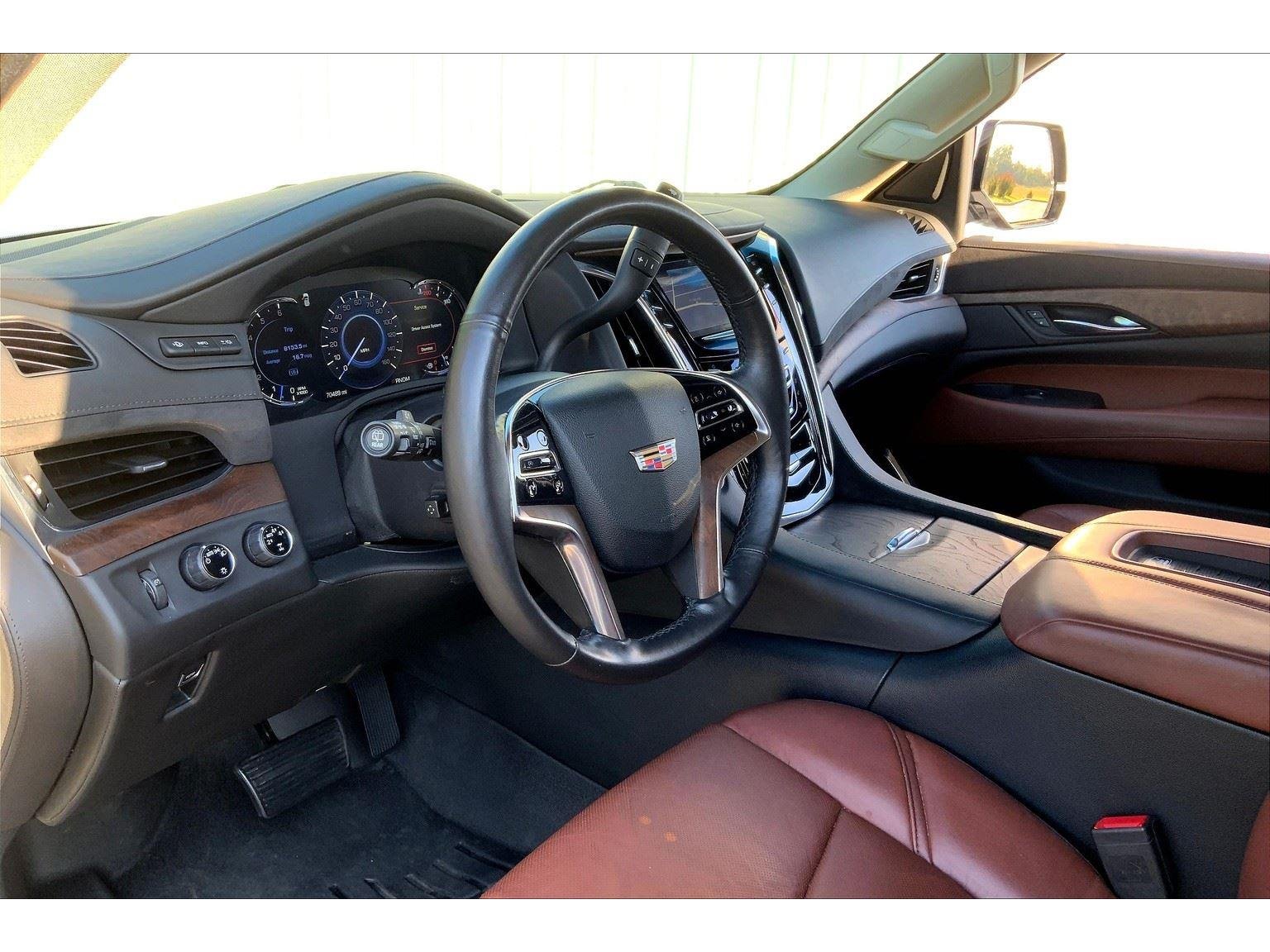 2016 Cadillac Escalade Premium photo 8