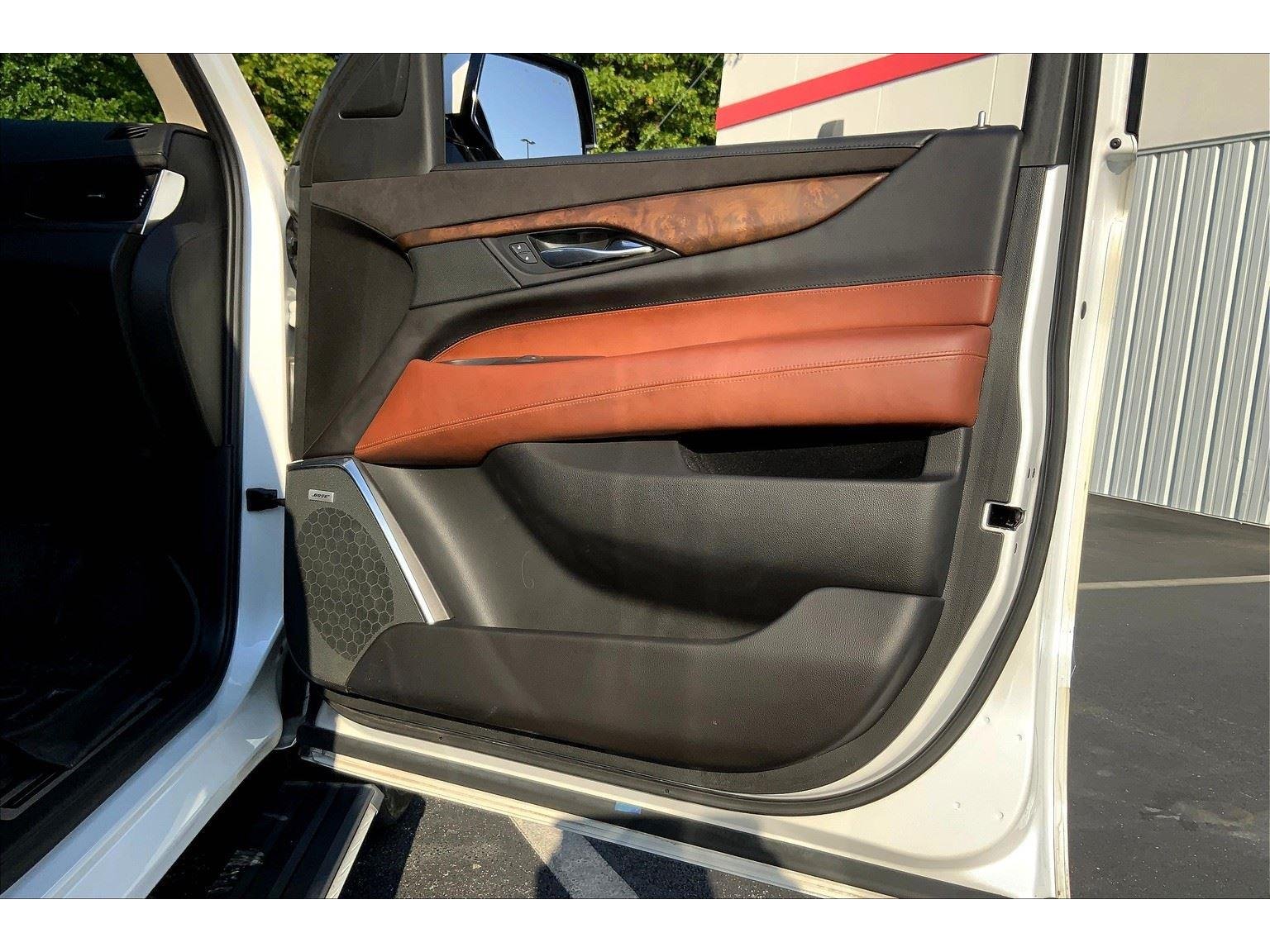 2016 Cadillac Escalade Premium photo 18
