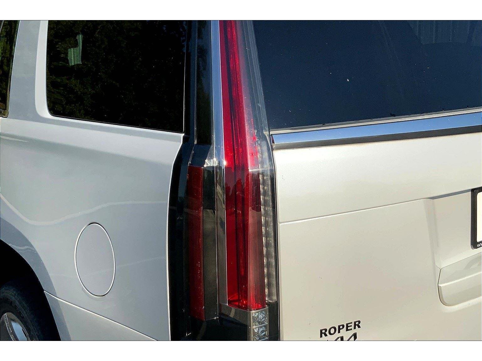2016 Cadillac Escalade Premium photo 24