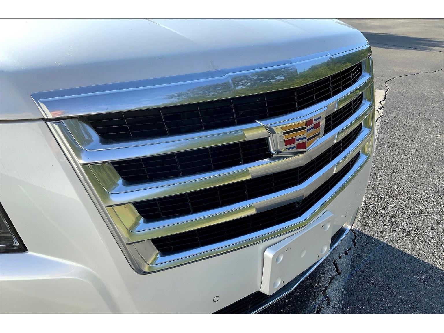 2016 Cadillac Escalade Premium photo 25