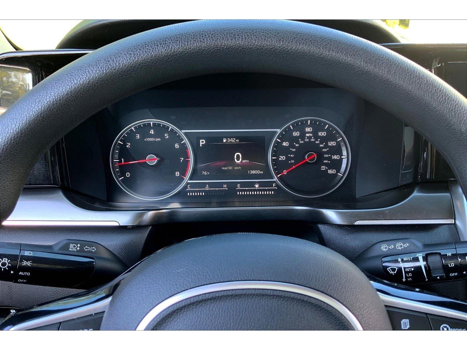 2022 Kia Sorento LX photo 16