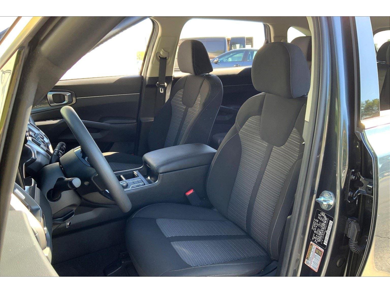 2022 Kia Sorento LX photo 20