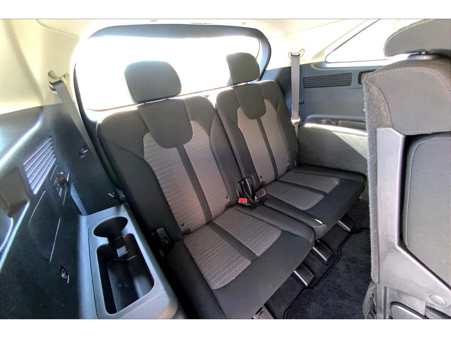 2022 Kia Sorento LX photo 23