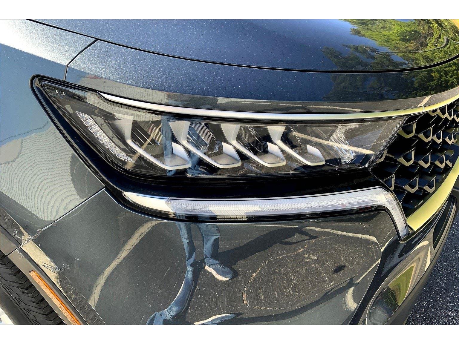 2022 Kia Sorento LX photo 25