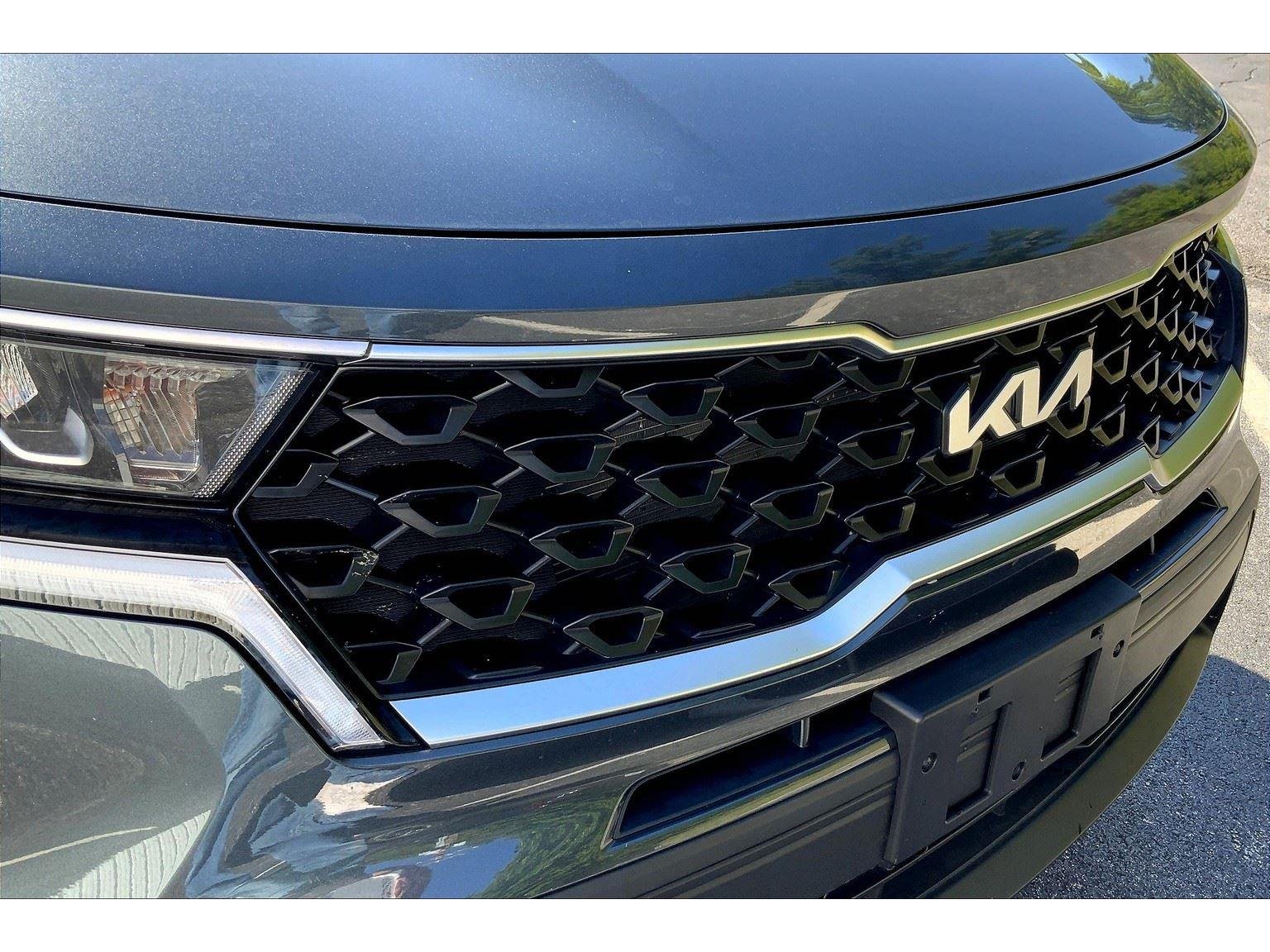 2022 Kia Sorento LX photo 26