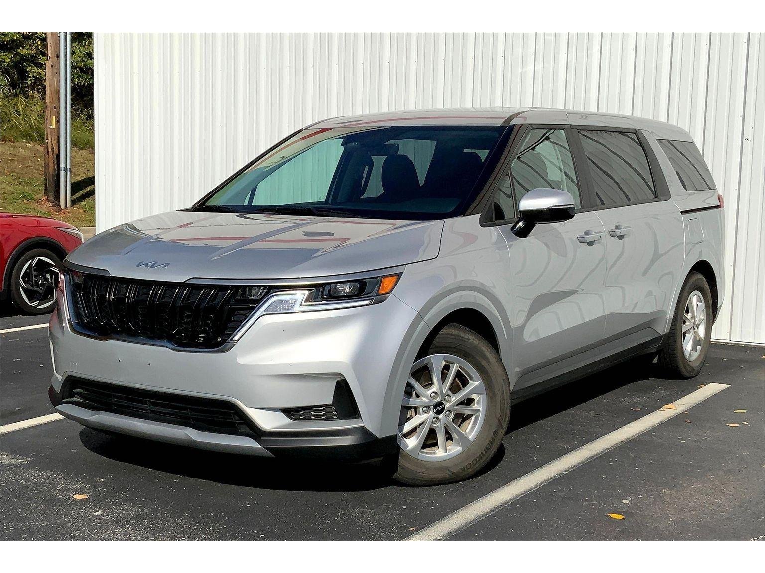 2023 Kia Carnival LX Seat Pkg's photo