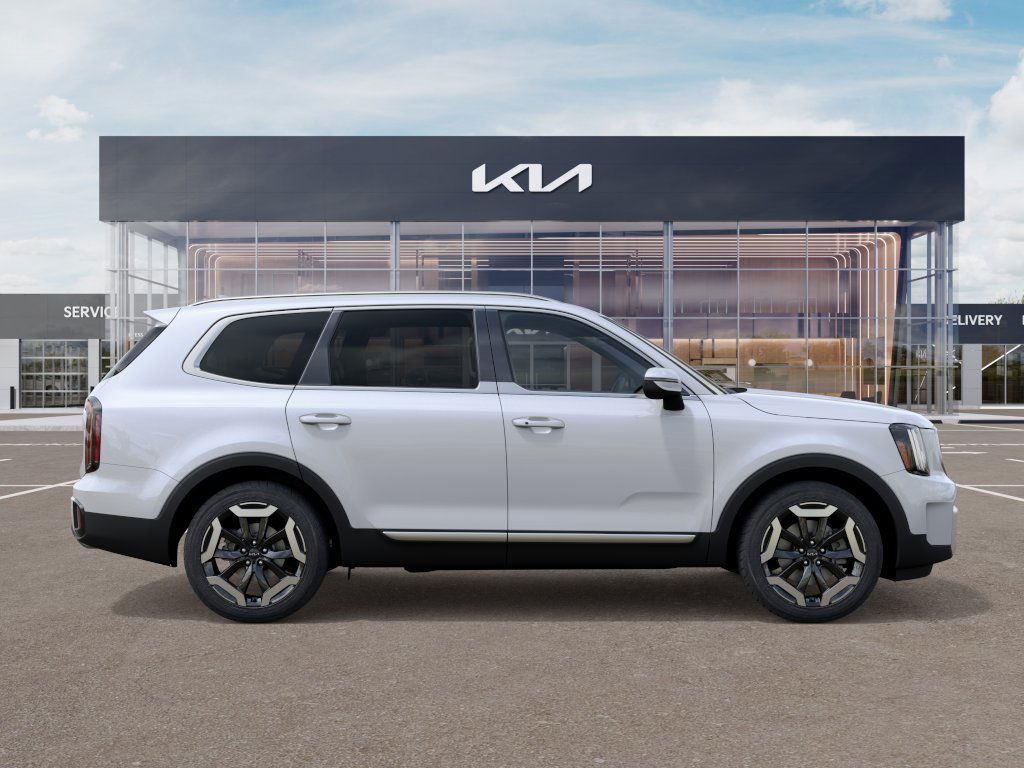 2025 Kia Telluride EX photo 4